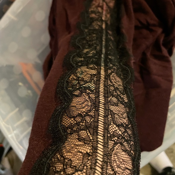 Woman’s Sweater - Picture 7 of 8